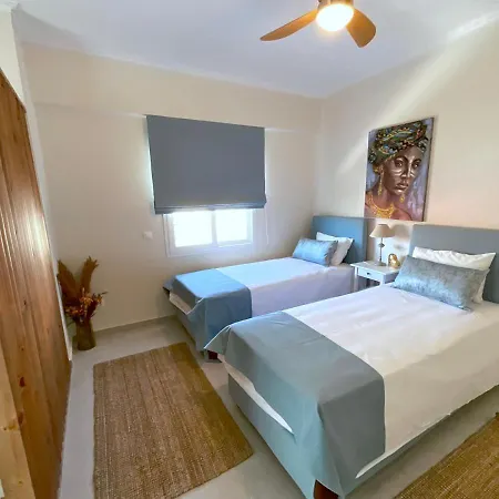 Beachfront 2-bed Luxury - Agios Gordios, Corfu, Greece Apartmán *