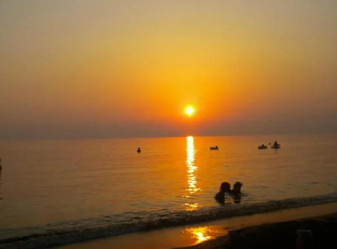 Beachfront 2-bed Luxury - Agios Gordios Corfu Greece *