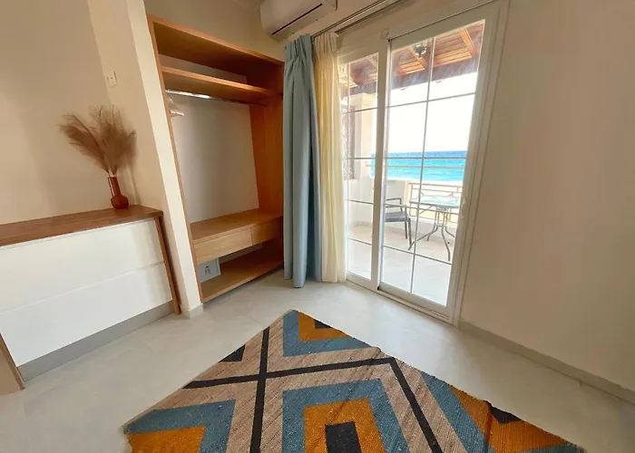Beachfront 2-bed Luxury - Agios Gordios Corfu Greece Agios Gordios (Corfu)