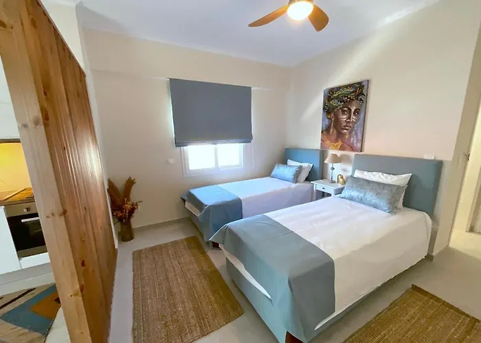 Beachfront 2-bed Luxury - Agios Gordios Corfu Greece Lägenhet *