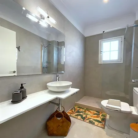 Beachfront 2-bed Luxury - Agios Gordios Corfu Greece Agios Gordios (Corfu)