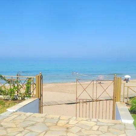 Beachfront 2-bed Luxury - Agios Gordios Corfu Greece