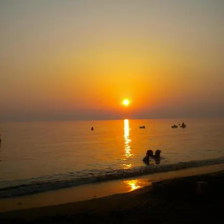 Beachfront 2-bed Luxury - Agios Gordios Corfu Greece *