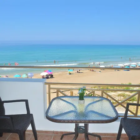 アパート Beachfront 2-bed Luxury - Agios Gordios Corfu Greece アギオス・ゴルディオス