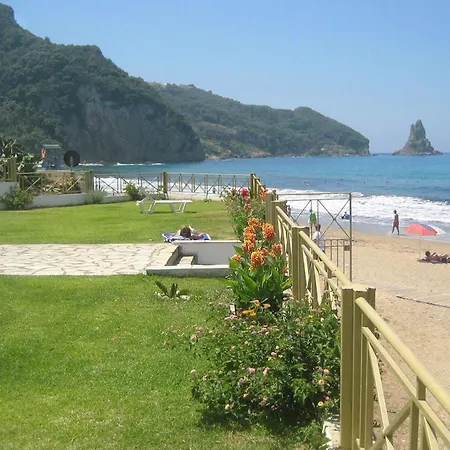 Beachfront 2-bed Luxury - Agios Gordios Corfu Greece アギオス・ゴルディオス