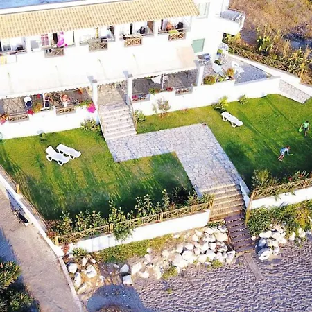 アパート Beachfront 2-bed Luxury - Agios Gordios Corfu Greece