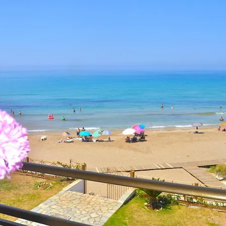 Beachfront 2-bed Luxury - Agios Gordios, Corfu, Greece Lägenhet *
