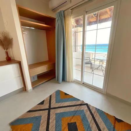 Beachfront 2-bed Luxury - Agios Gordios Corfu Greece Агиос-Гордиос